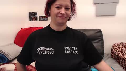 Eva Twiss online show from 06-17-26, 01:34