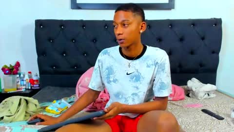 Eva And Emmanuel online show from 12-18-24, 02:21