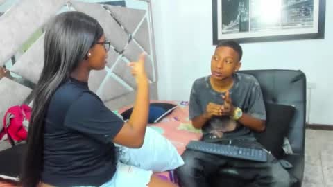 Eva And Emmanuel online show from 03-02-26, 01:18