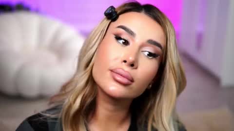 Eva online show from 10-26-25, 08:15