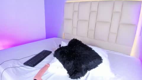 Eva Queen online show from 11-24-25, 07:02