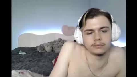 Snapshot of eve_lacroix chatting on 01-12-25, 09:30 Alex online show from 01-12-25, 09:30