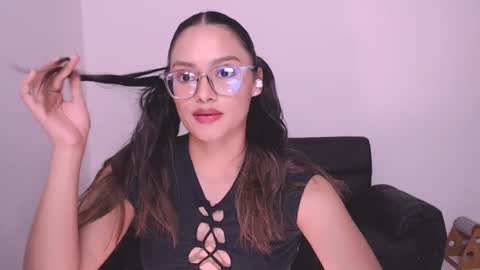 Snapshot of eve_rox18 chatting on 01-29-25, 12:54 Eve Rox18 online show from 01-29-25, 12:54