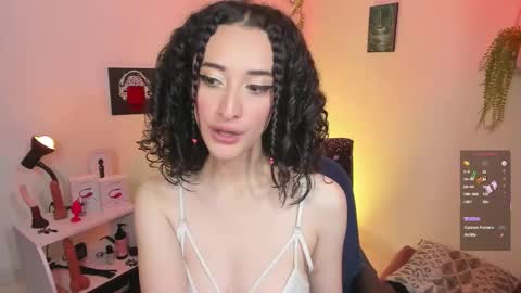 Snapshot of evee_uwu chatting on 09-17-25, 07:15 Eve Jane online show from 09-17-25, 07:15