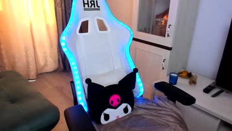 eveeevian online show from 01-13-25, 01:06