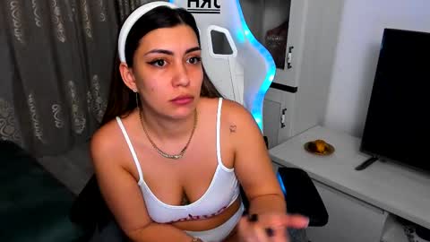 eveeevian online show from 02-23-25, 05:18