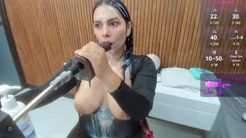 Snapshot of evelin_belen chatting on 02-27-25, 06:09 EVELIN online show from 02-27-25, 06:09