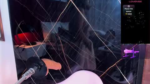 Snapshot of evelin_belen chatting on 09-17-25, 12:29 EVELIN online show from 09-17-25, 12:29