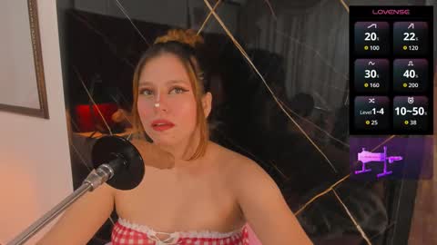 Snapshot of evelin_belen chatting on 09-20-25, 12:28 EVELIN online show from 09-20-25, 12:28