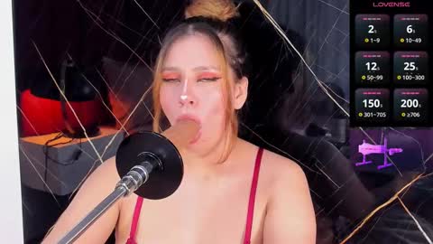 Snapshot of evelin_belen chatting on 09-24-25, 12:19 EVELIN online show from 09-24-25, 12:19