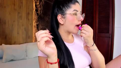 E V E L I N online show from 09-09-25, 02:22