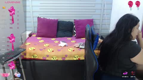 evelin zaens online show from 01-04-25, 04:23