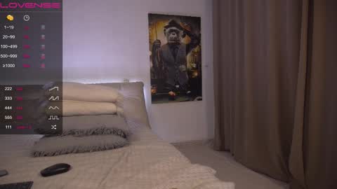 Evelina online show from 09-21-25, 01:35