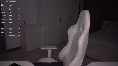 Evelina online show from 11-06-25, 01:12