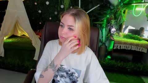 Evelina online show from 05-26-26, 09:49