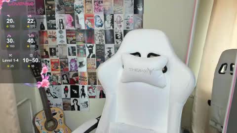 Evelina online show from 05-10-26, 01:22