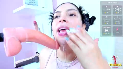 Evelinn belen online show from 10-18-25, 03:57