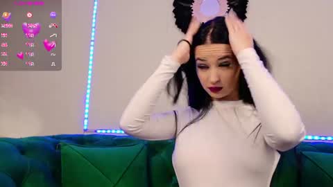 Snapshot of evelinskye chatting on 07-19-26, 11:03 Evelin online show from 07-19-26, 11:03