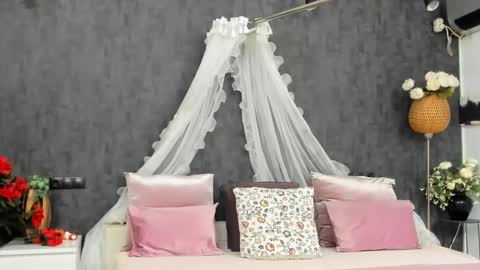 Snapshot of evellynereys chatting on 02-27-25, 04:09 evellynereys online show from 02-27-25, 04:09