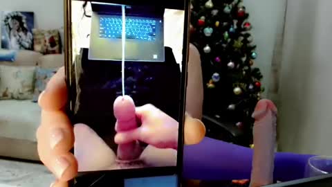 Snapshot of evelove33 chatting on 01-31-25, 05:10 evelove online show from 01-31-25, 05:10