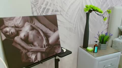 Snapshot of evelove33 chatting on 03-18-26, 07:22 evelove online show from 03-18-26, 07:22