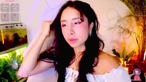 Snapshot of evelyn_chelle chatting on 02-21-26, 11:39 Im Eve or Chelle Next Stream 191224 online show from 02-21-26, 11:39