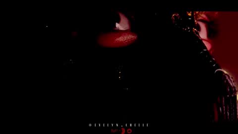 Snapshot of evelyn_chelle chatting on 03-13-26, 10:05 Im Eve or Chelle Next Stream 191224 online show from 03-13-26, 10:05