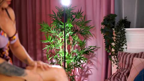 Evelyn online show from 01-13-25, 08:04