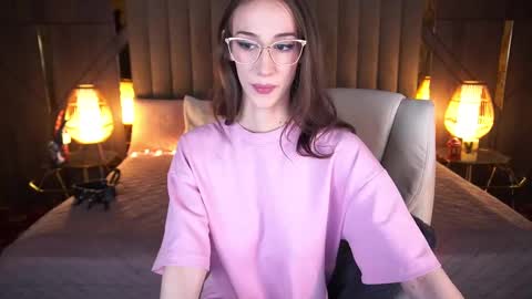 Snapshot of evelyn_rush1 chatting on 02-22-25, 03:01 evelyn rush1 online show from 02-22-25, 03:01