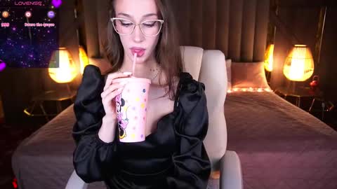 Snapshot of evelyn_rush1 chatting on 02-27-25, 05:47 evelyn rush1 online show from 02-27-25, 05:47