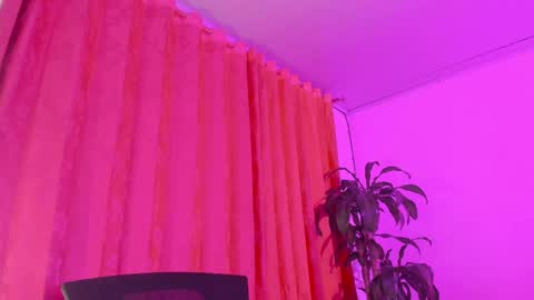 Snapshot of evelyn_sandoval chatting on 03-31-26, 02:02 Evelyn Sandoval online show from 03-31-26, 02:02