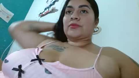 Snapshot of evelyn_stormm chatting on 10-15-25, 01:28 evelyn stormm online show from 10-15-25, 01:28