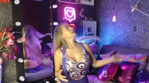 Snapshot of evelynagrey chatting on 12-13-24, 06:21 EvelynaGrey online show from 12-13-24, 06:21