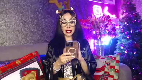Snapshot of evelynagrey chatting on 12-21-24, 08:07 EvelynaGrey online show from 12-21-24, 08:07