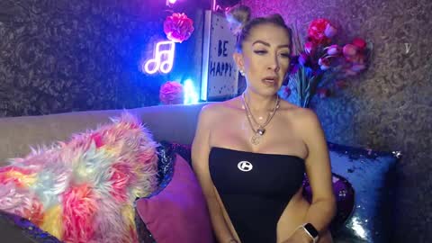 Snapshot of evelynagrey chatting on 01-18-25, 03:09 EvelynaGrey online show from 01-18-25, 03:09