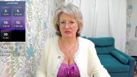 Snapshot of evelynblissful chatting on 12-18-24, 11:24 Evelyn online show from 12-18-24, 11:24