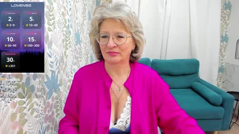 Snapshot of evelynblissful chatting on 12-19-24, 09:29 Evelyn online show from 12-19-24, 09:29