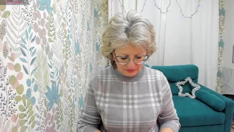 Snapshot of evelynblissful chatting on 01-04-25, 04:55 Evelyn online show from 01-04-25, 04:55