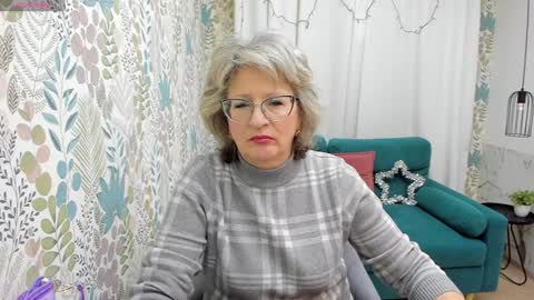 Snapshot of evelynblissful chatting on 01-05-25, 04:58 Evelyn online show from 01-05-25, 04:58