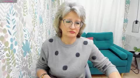 Snapshot of evelynblissful chatting on 02-11-25, 05:47 Evelyn online show from 02-11-25, 05:47