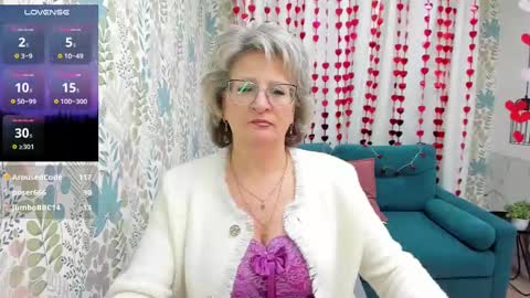 Snapshot of evelynblissful chatting on 02-18-25, 11:22 Evelyn online show from 02-18-25, 11:22
