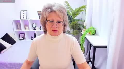 Snapshot of evelynblissful chatting on 11-04-25, 05:06 Evelyn online show from 11-04-25, 05:06