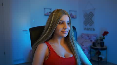 evelyncage_ online show from 01-15-25, 07:34