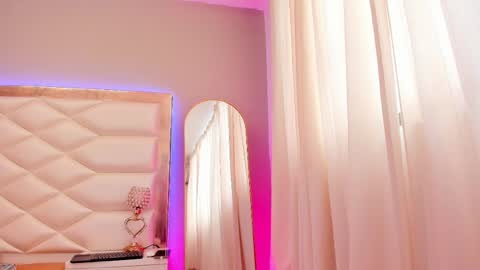 Snapshot of evelyndivine1 chatting on 03-23-26, 01:15 Evelyn Delicous Ebony online show from 03-23-26, 01:15