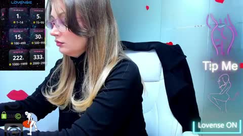evelyne_rose online show from 04-11-26, 01:54