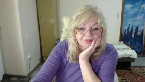 Snapshot of evelynloveshy chatting on 02-07-25, 08:20 BarbaraBlondy online show from 02-07-25, 08:20