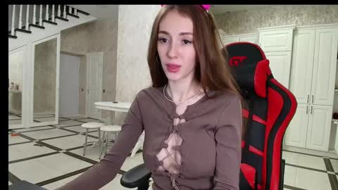 evelynn_mooree online show from 12-19-24, 10:42