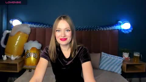 Evelyn online show from 09-30-25, 01:32