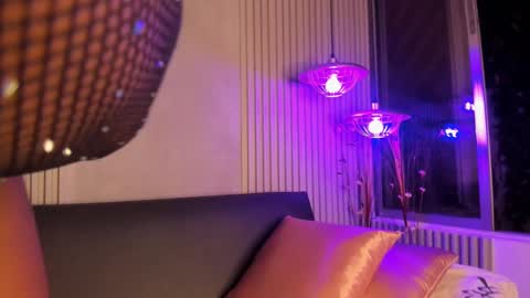 EvelynZoee online show from 09-10-25, 04:01
