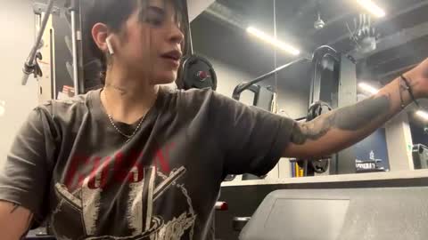 Snapshot of even_scoty chatting on 01-09-25, 04:19 even_scoty online show from 01-09-25, 04:19